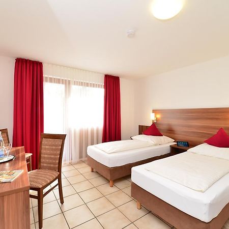 Hotel Am Buchwald Esslingen am Neckar Esterno foto