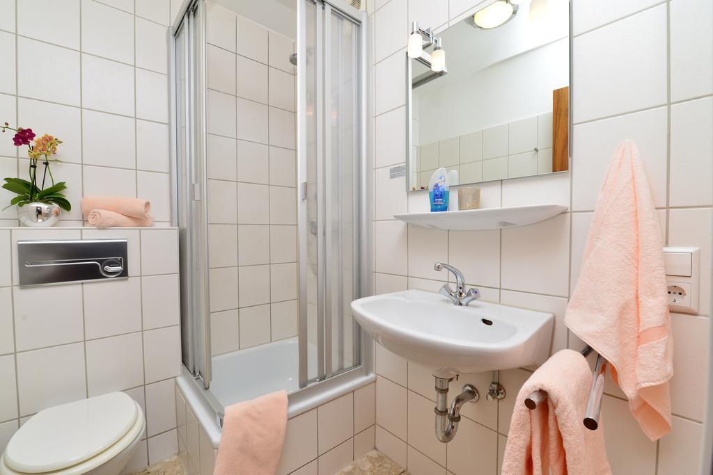 Hotel Am Buchwald Esslingen am Neckar Esterno foto