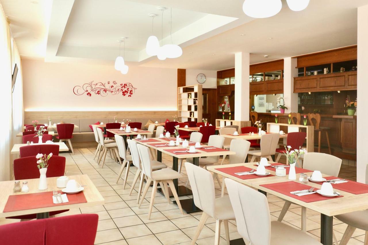 Hotel Am Buchwald Esslingen am Neckar Esterno foto